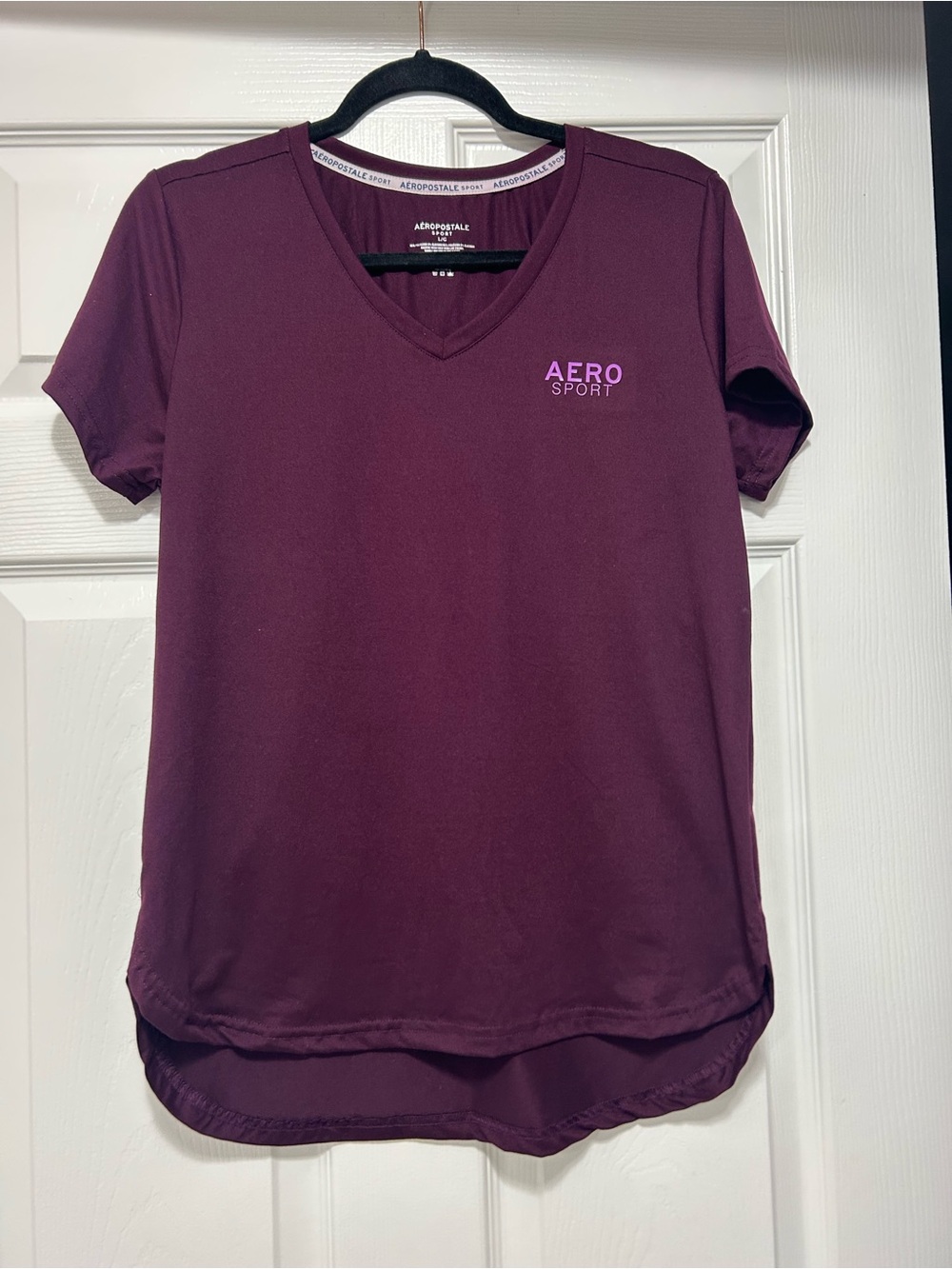 Aeropostale Plum V-Neck Short Sleeve Tee